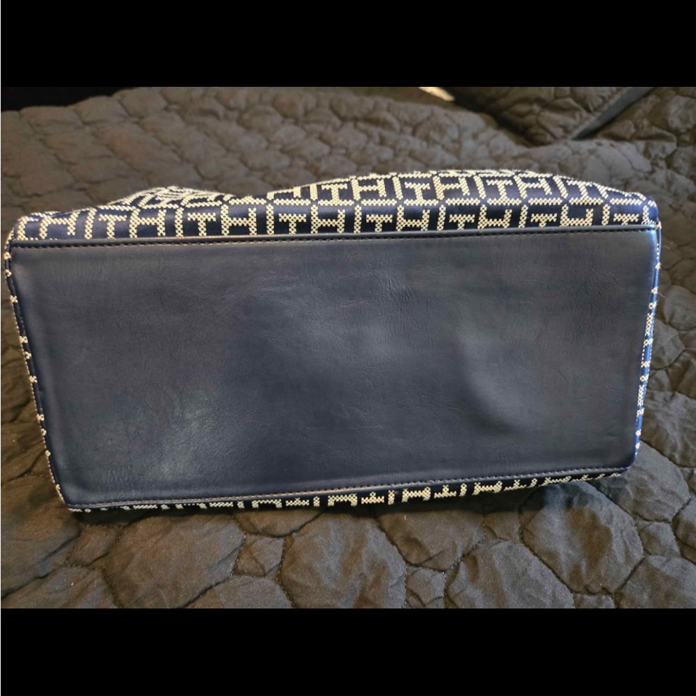 Tommy Hilfiger Bag - Picture 3 of 3